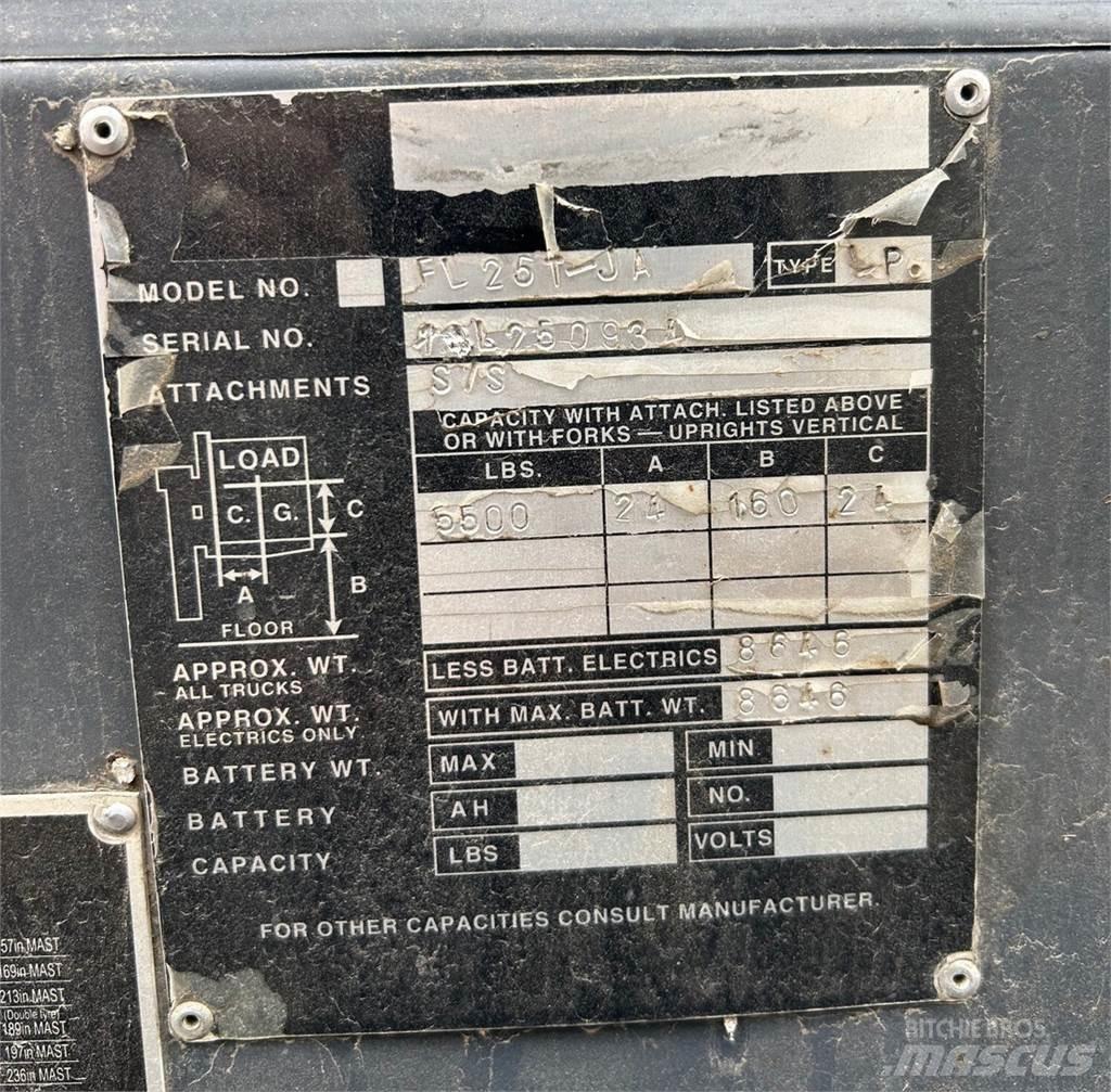 UN Forklift FL25T-JA Sonstige Baumaschinen