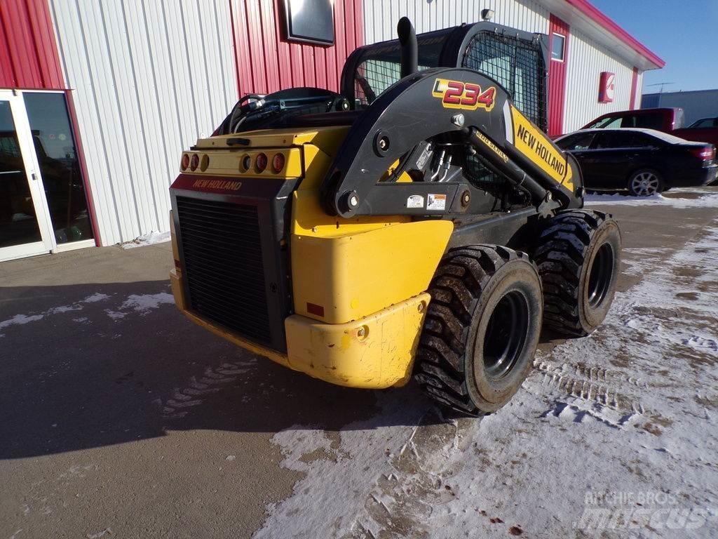 New Holland L234 Sonstige Baumaschinen