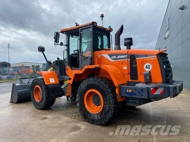 Develon DL250-5 Radlader