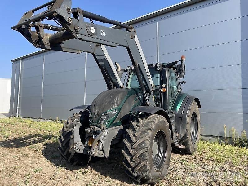 Valtra T174 Traktoren