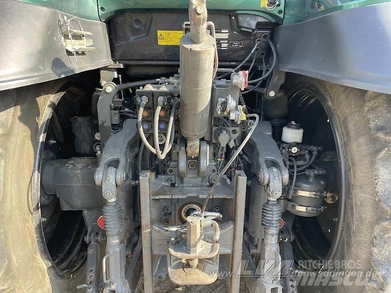 Valtra T174 Traktoren