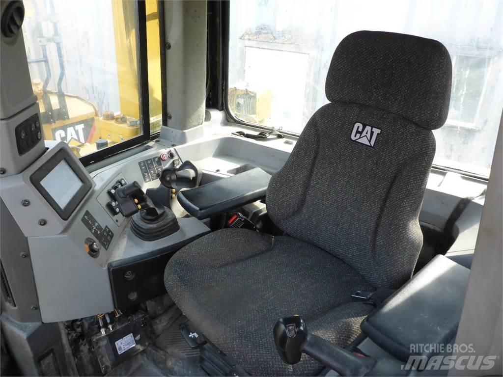 CAT D8T LGP Bulldozer