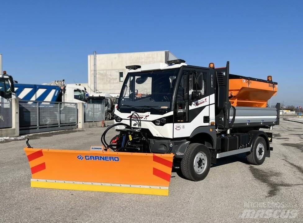 Aebi MT760 Schneeschilde und -pflüge