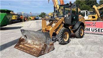 CASE 221F 4x4 Radlader