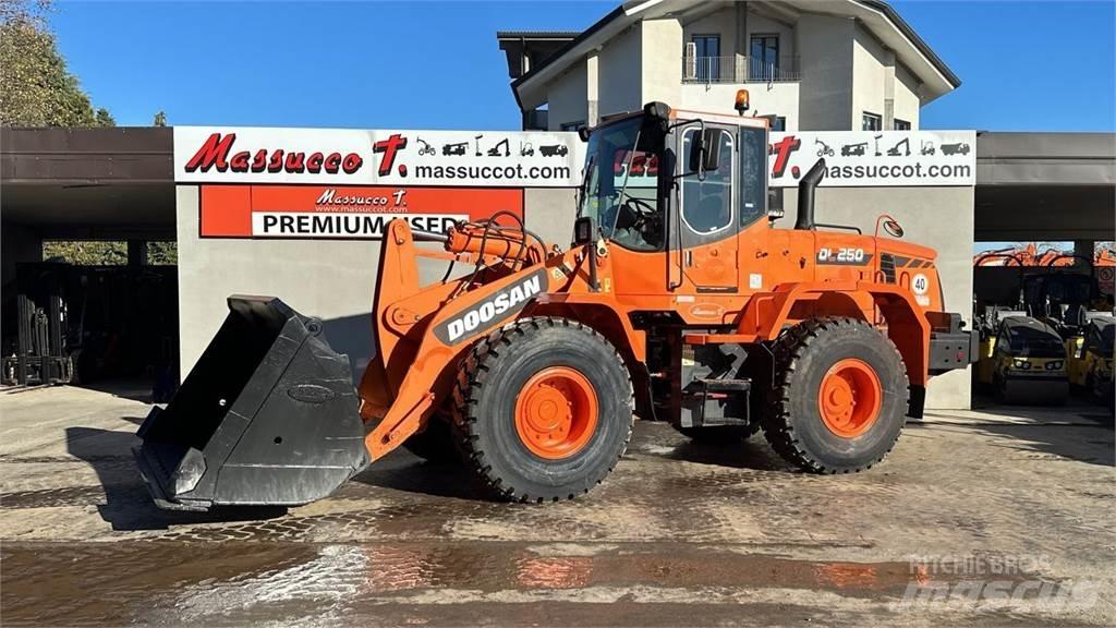 Doosan DL250 Radlader