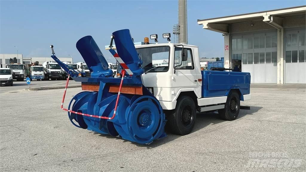  Fresia F60 4X4 Schneeschilde und -pflüge