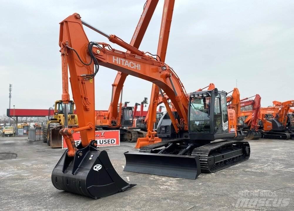 Hitachi ZX225 USBLC Raupenbagger