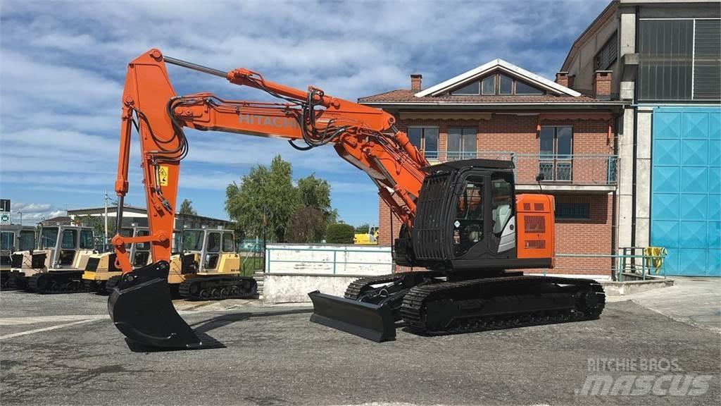 Hitachi ZX225USLC-5B Raupenbagger
