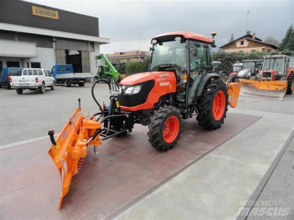 Kubota M 85.40 Narrow Schneeschilde und -pflüge