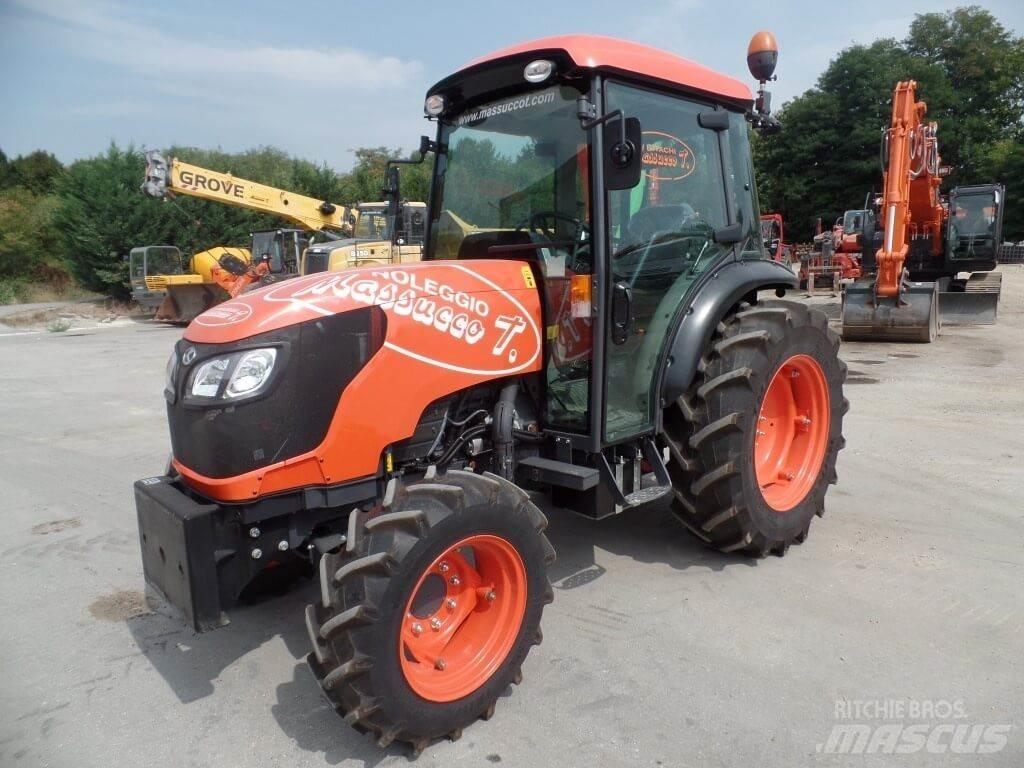 Kubota M8540N Schneeschilde und -pflüge