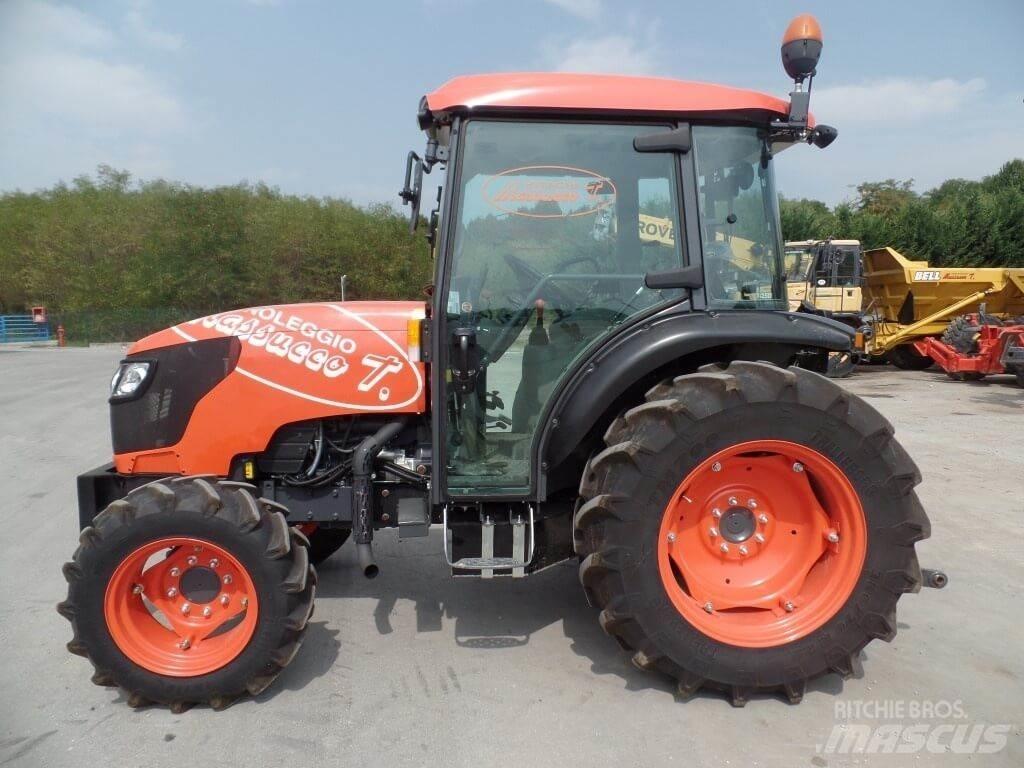 Kubota M8540N Schneeschilde und -pflüge