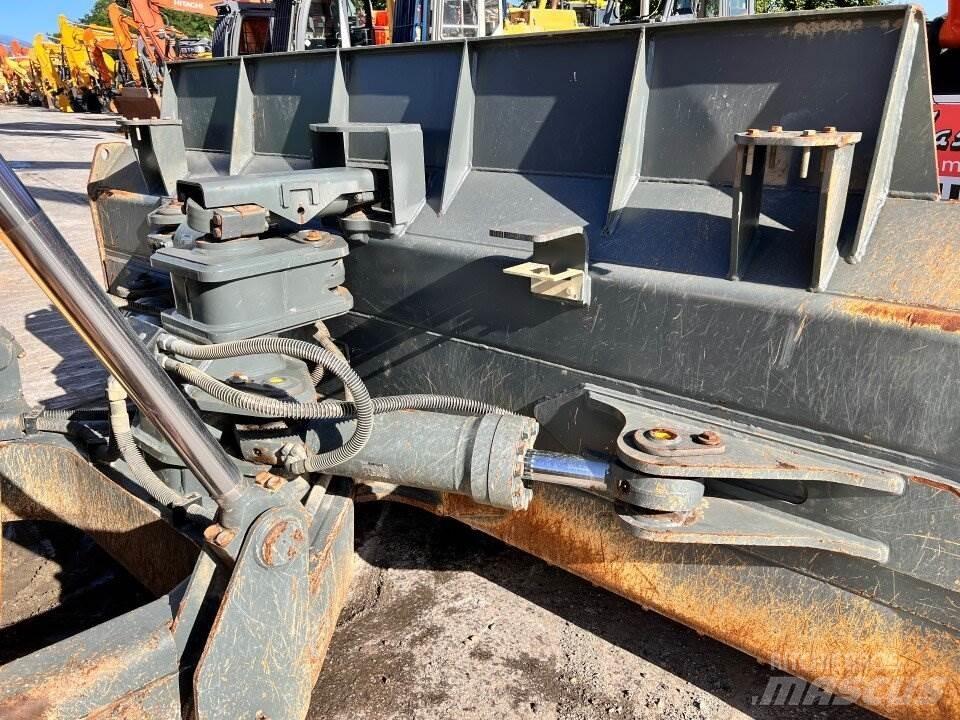 Liebherr 736 Bulldozer