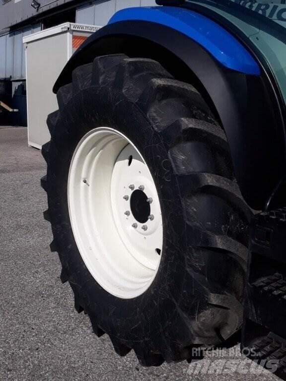 New Holland T6.165 Schneeschilde und -pflüge