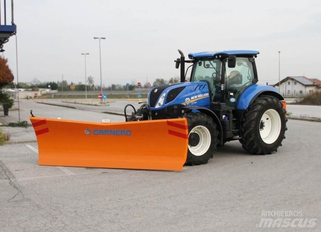 New Holland T7.190 Schneeschilde und -pflüge