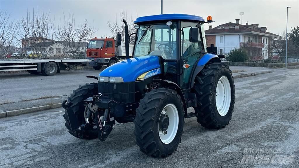New Holland TD5050 4X4 Schneeschilde und -pflüge