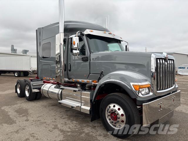 International HX Sattelzugmaschinen