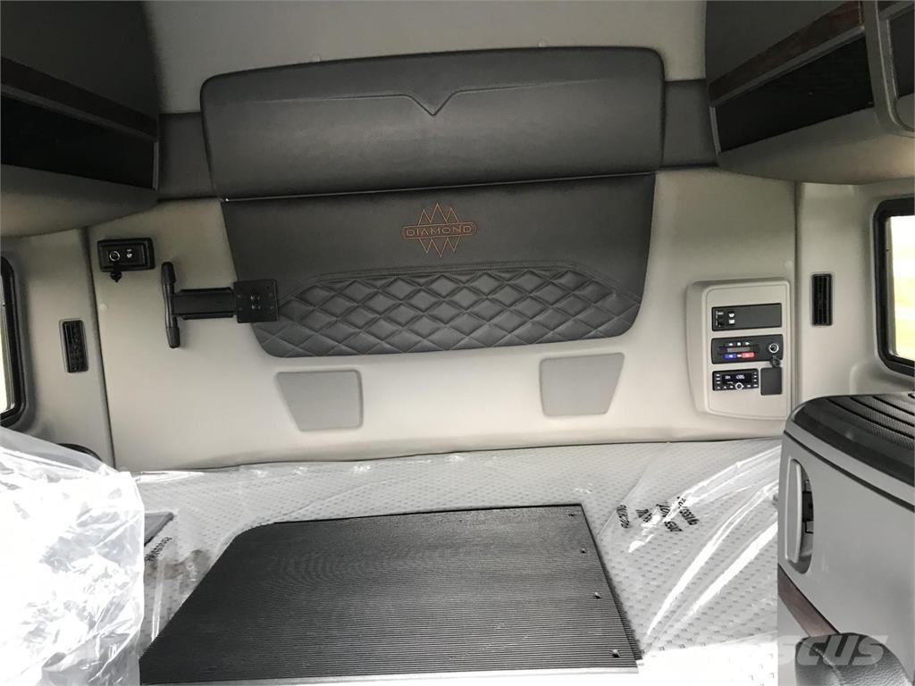 International HX Sattelzugmaschinen