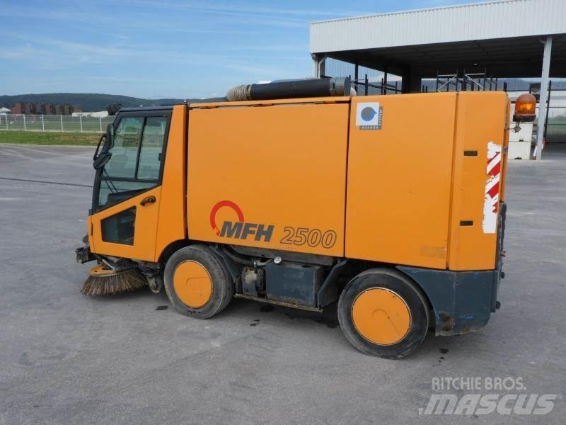 Aebi MFH 2500 Kehrmaschine