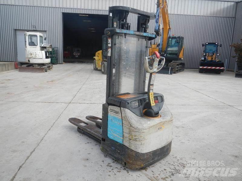 Crown ES 4000 Niedergabelstapler