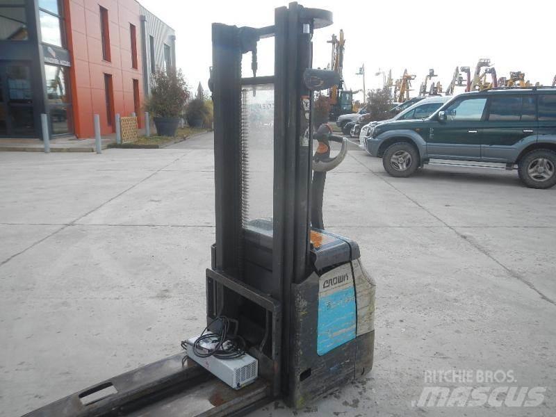 Crown ES 4000 Niedergabelstapler
