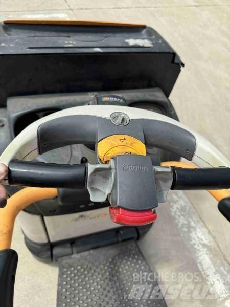 Crown WT3040 Niedergabelstapler