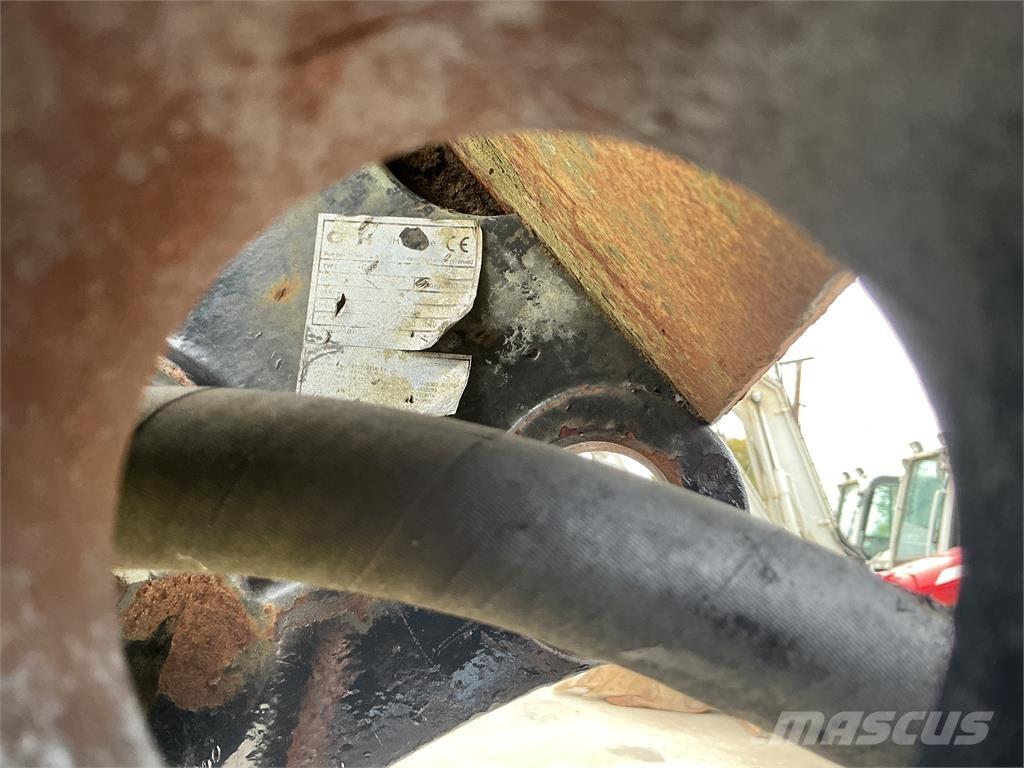 CNH Breaker Sonstige Landmaschinen