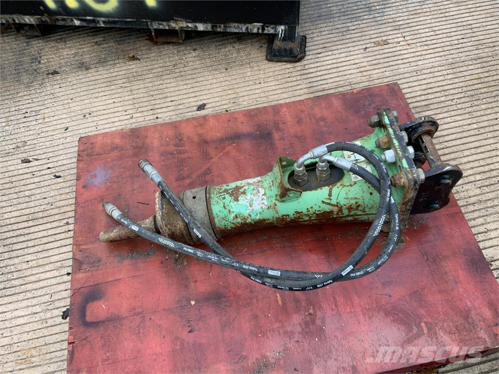 Montabert Breaker Sonstige Landmaschinen