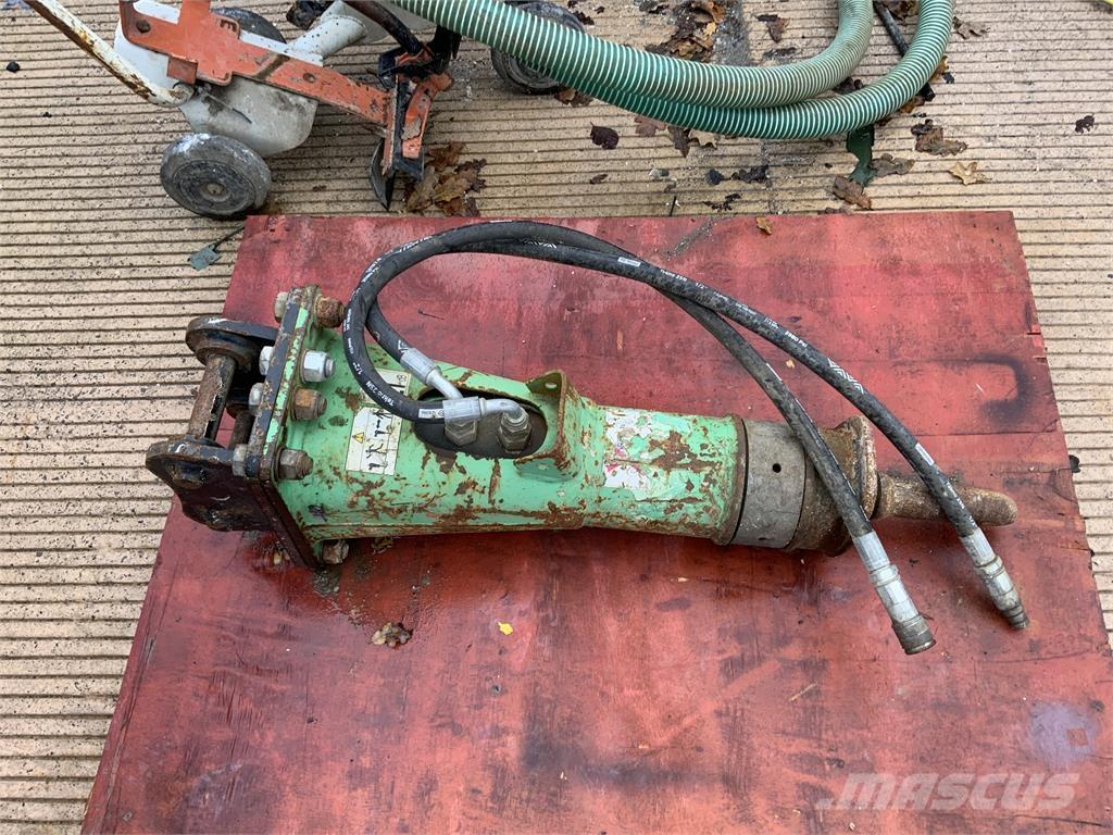 Montabert Breaker Sonstige Landmaschinen