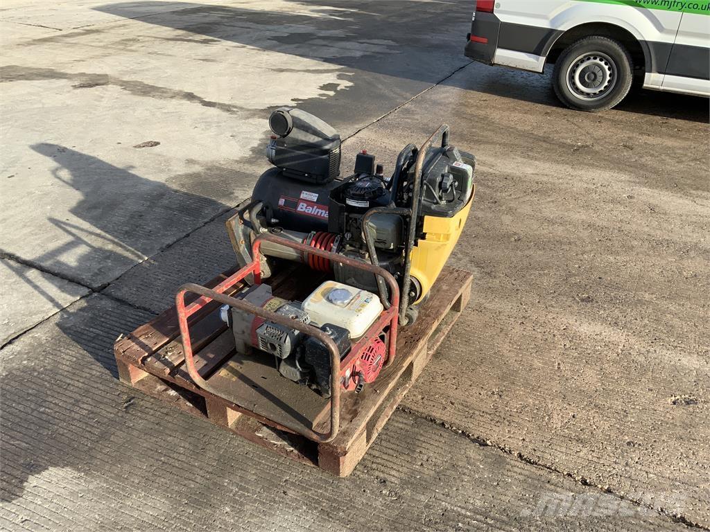  Pallet of Small Plant Sonstige Landmaschinen