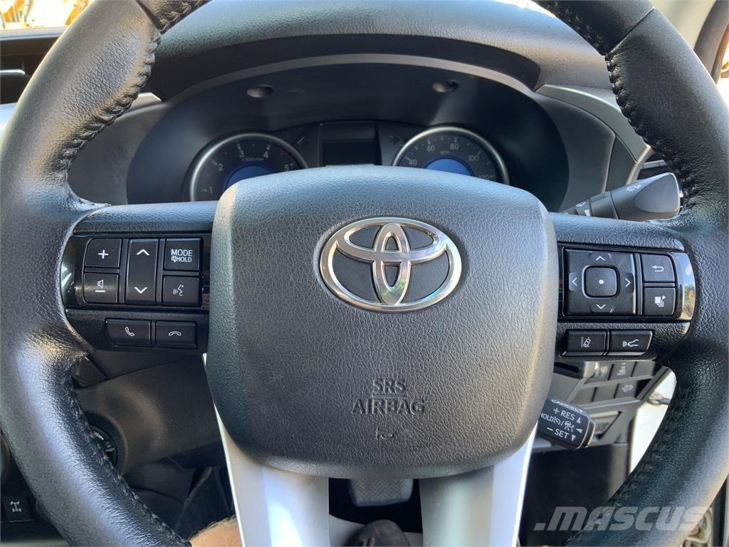 Toyota Hilux (ST24384) Sonstige Landmaschinen