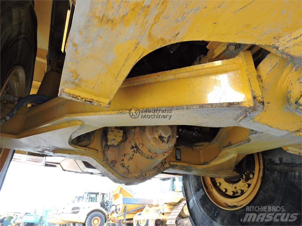 Bell B40D Dumper - Knickgelenk