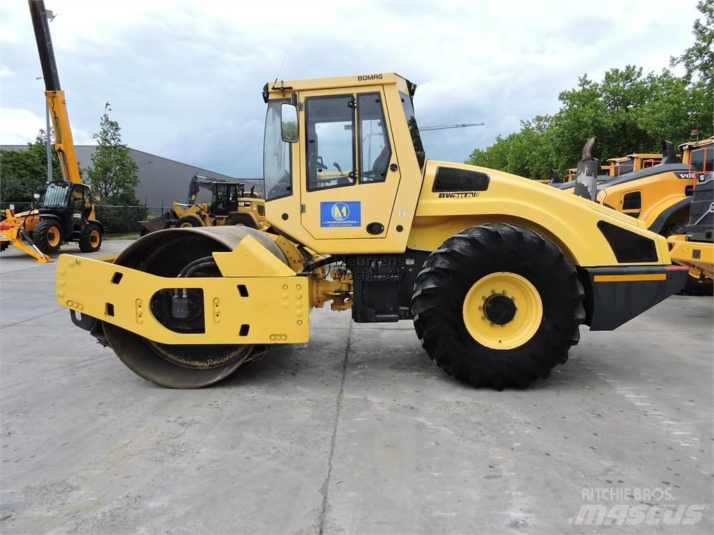 Bomag BW211D-4 GERMAN Andere Walzen
