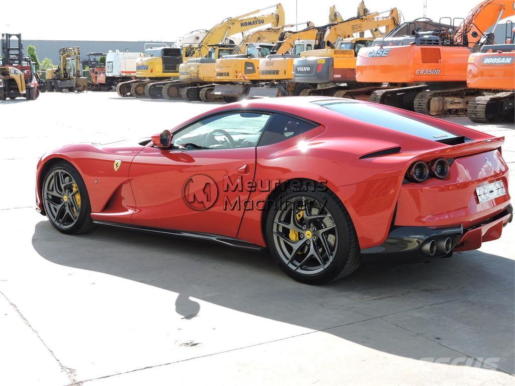 Ferrari 812 Super Fast Sonstige Baumaschinen