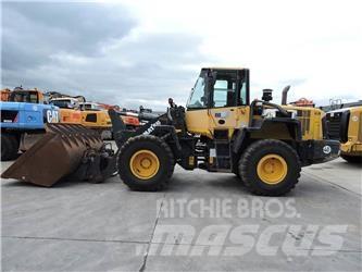 Komatsu WA320 Radlader