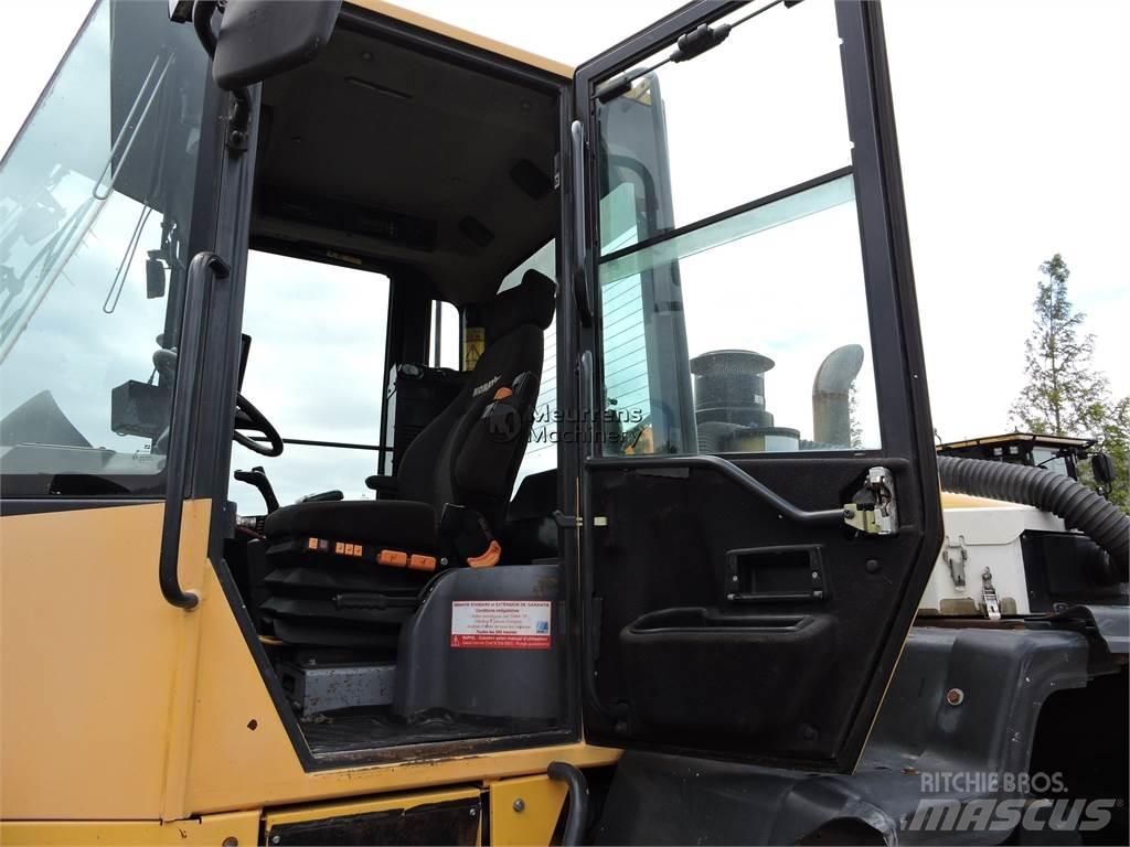Komatsu WA320 Radlader