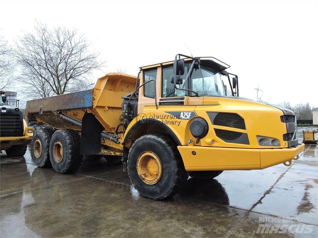 Volvo A25F Dumper - Knickgelenk