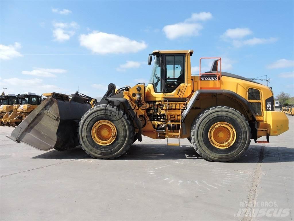Volvo L220H Radlader