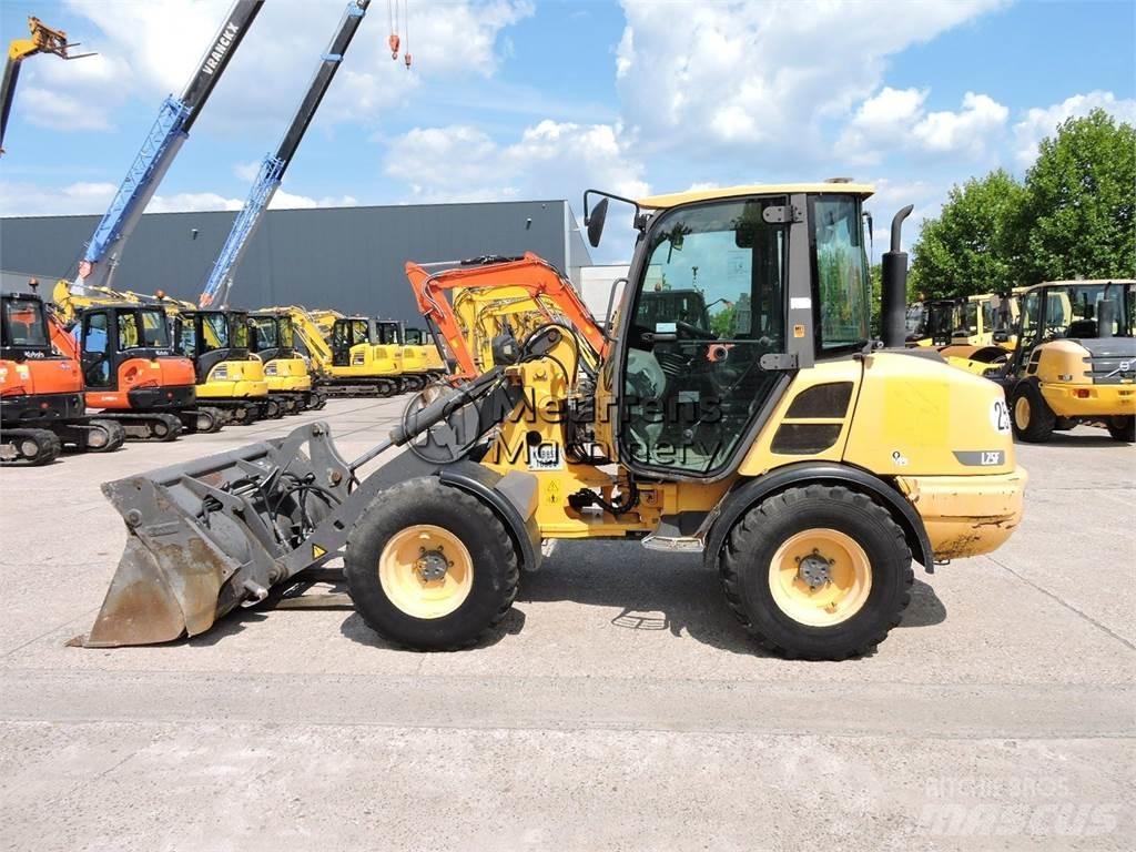 Volvo L25F + Fork Radlader