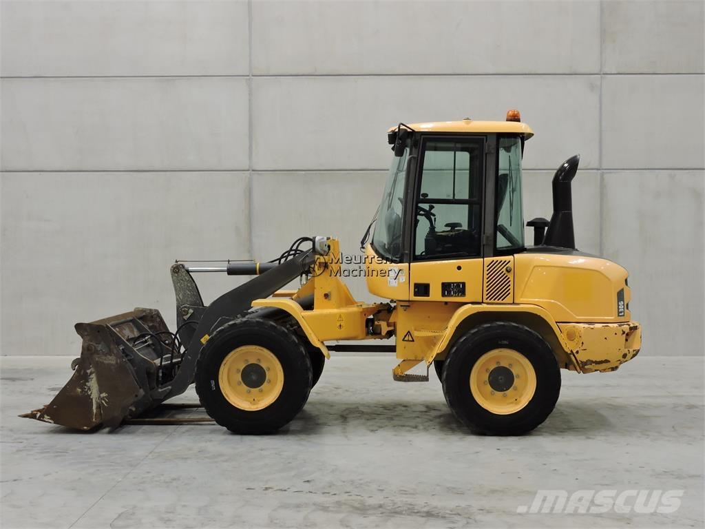 Volvo L30G + FORK Radlader