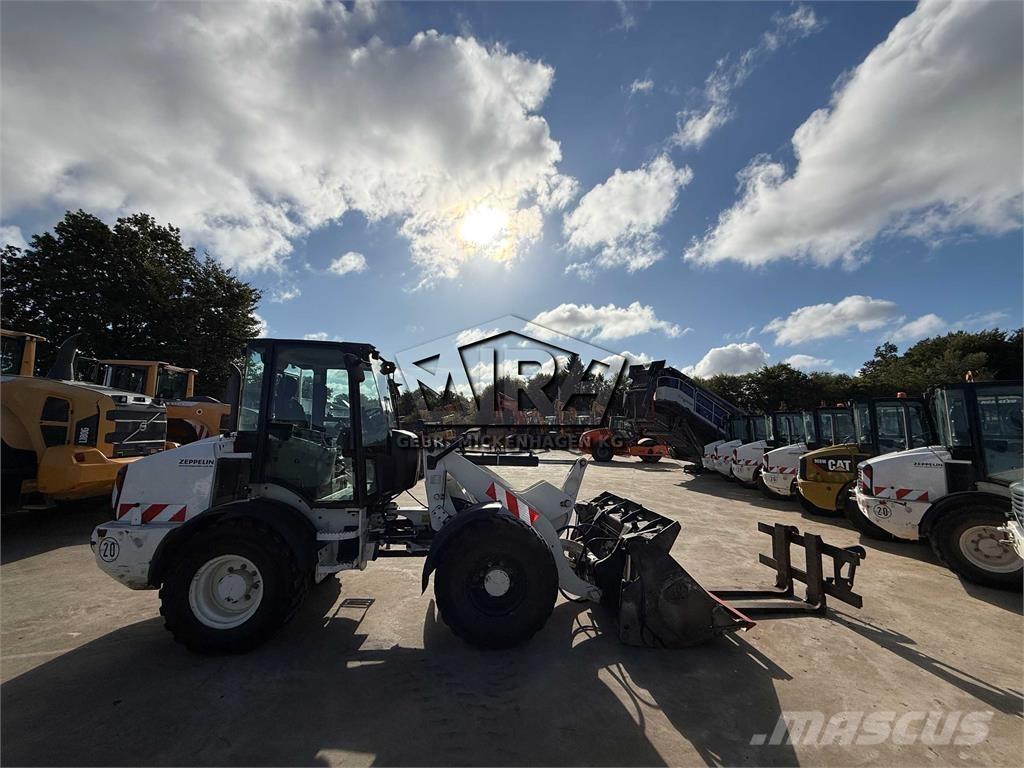 CAT 908M Radlader