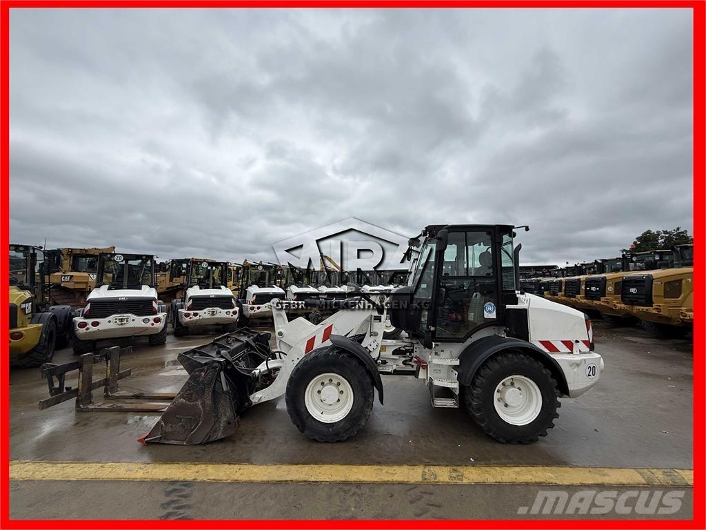 CAT 908M Radlader
