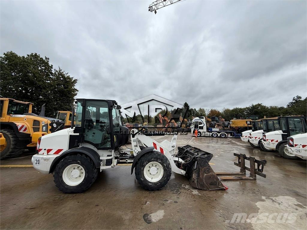 CAT 908M Radlader