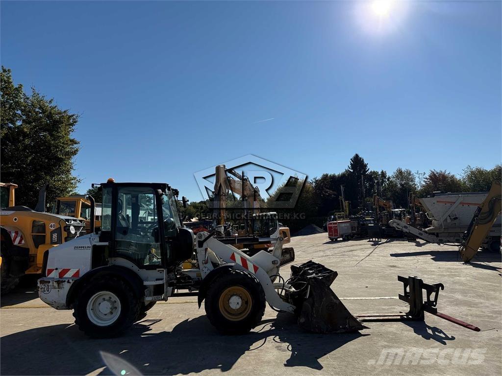 CAT 908M Radlader