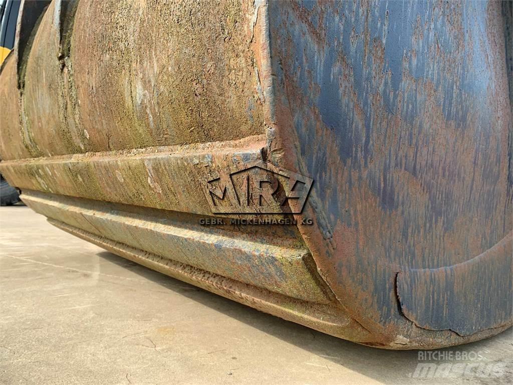 Komatsu 1800 mm Tieflöffel