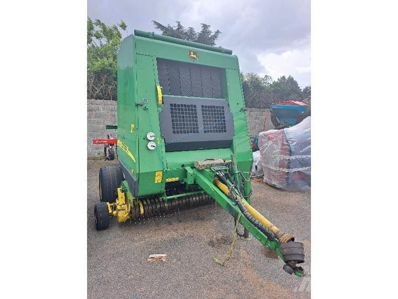 John Deere 592 Rundballenpressen