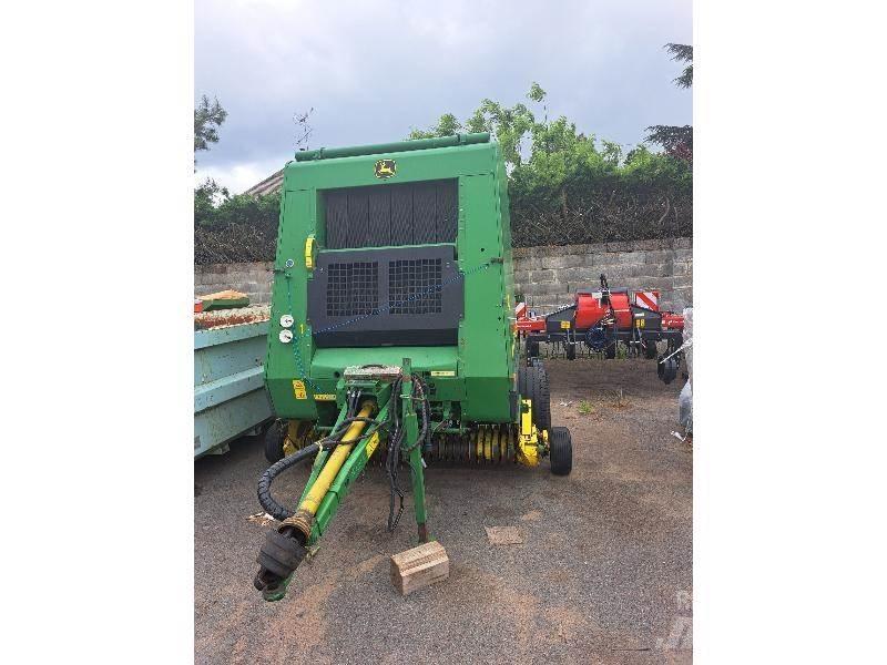 John Deere 592 Rundballenpressen