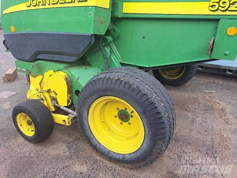 John Deere 592 Rundballenpressen