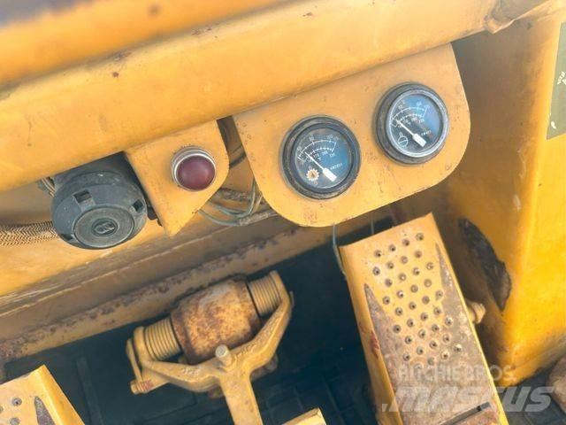 CAT 953 Bulldozer