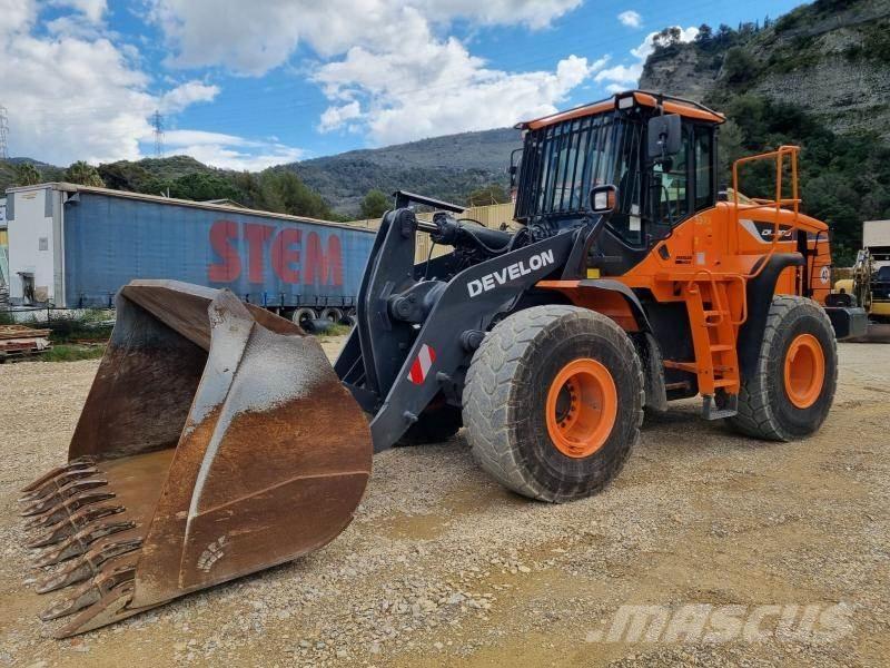 Doosan DL300 Radlader
