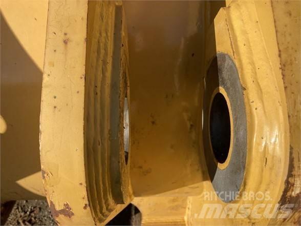 CAT 986H Schaufeln